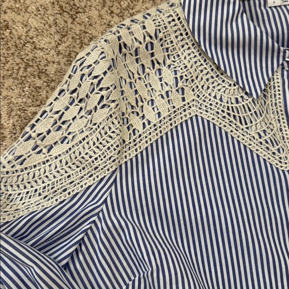 Veronica Beard blue and white striped shirt with lace detail. - Picture 3 of 5